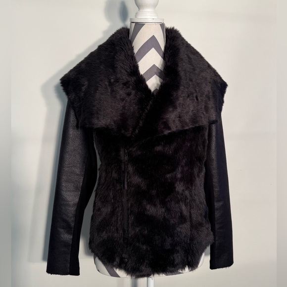 Vera Wang Jackets & Blazers - Vera Wang Fur Collar Mixed Media Coat